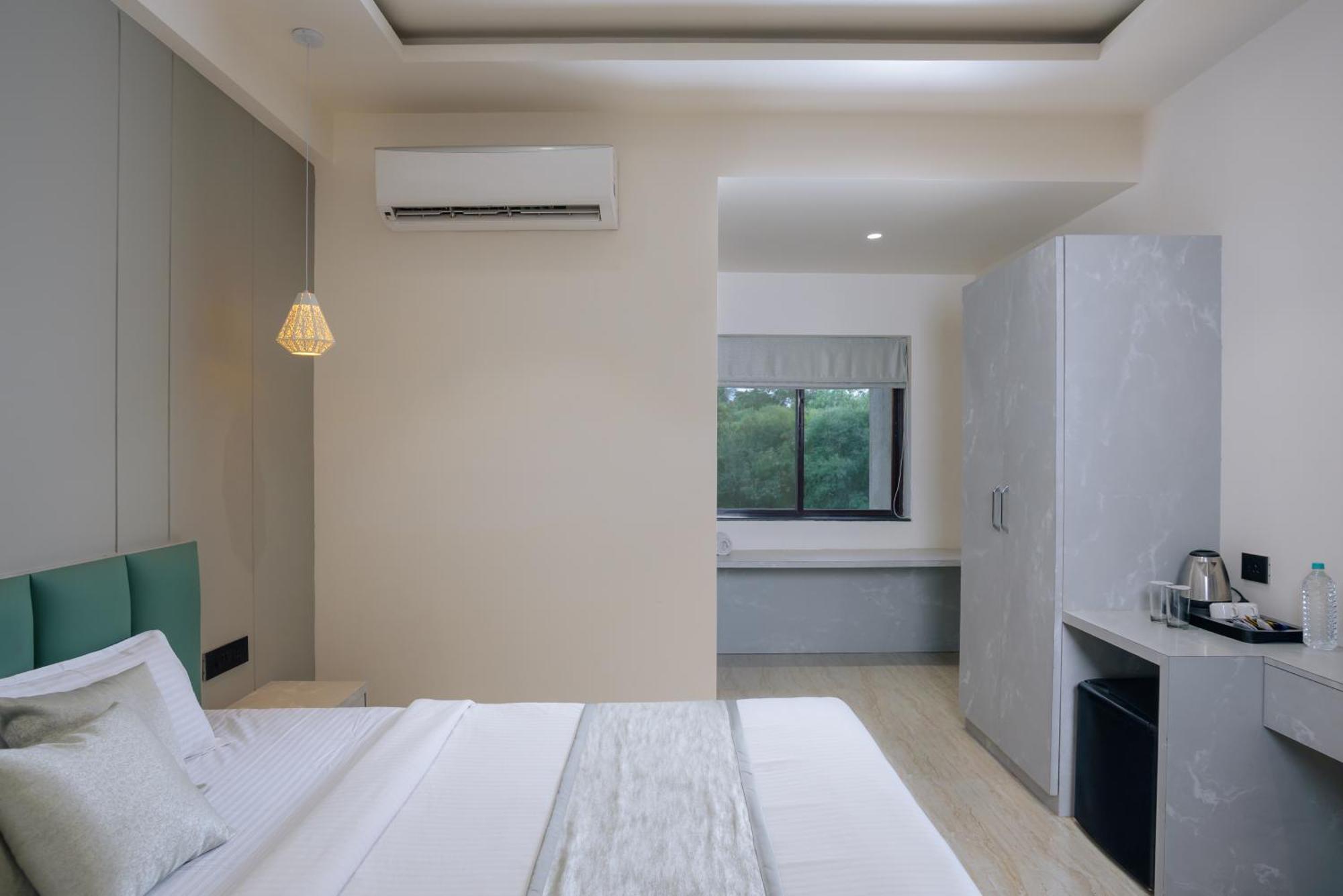 The Grand Neelam Hotel Raipur  Ngoại thất bức ảnh